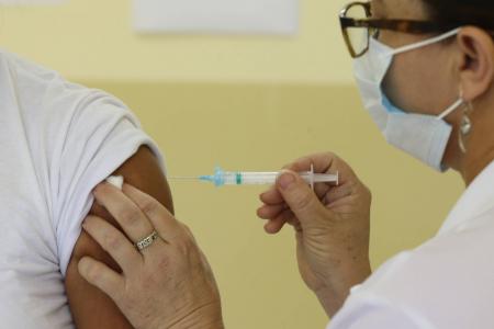 Comunidade do Assentamento Botão de Ouro recebe equipes de saúde para imunização nesta tarde