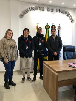 Intercambistas da Bahia visitam Jóia 